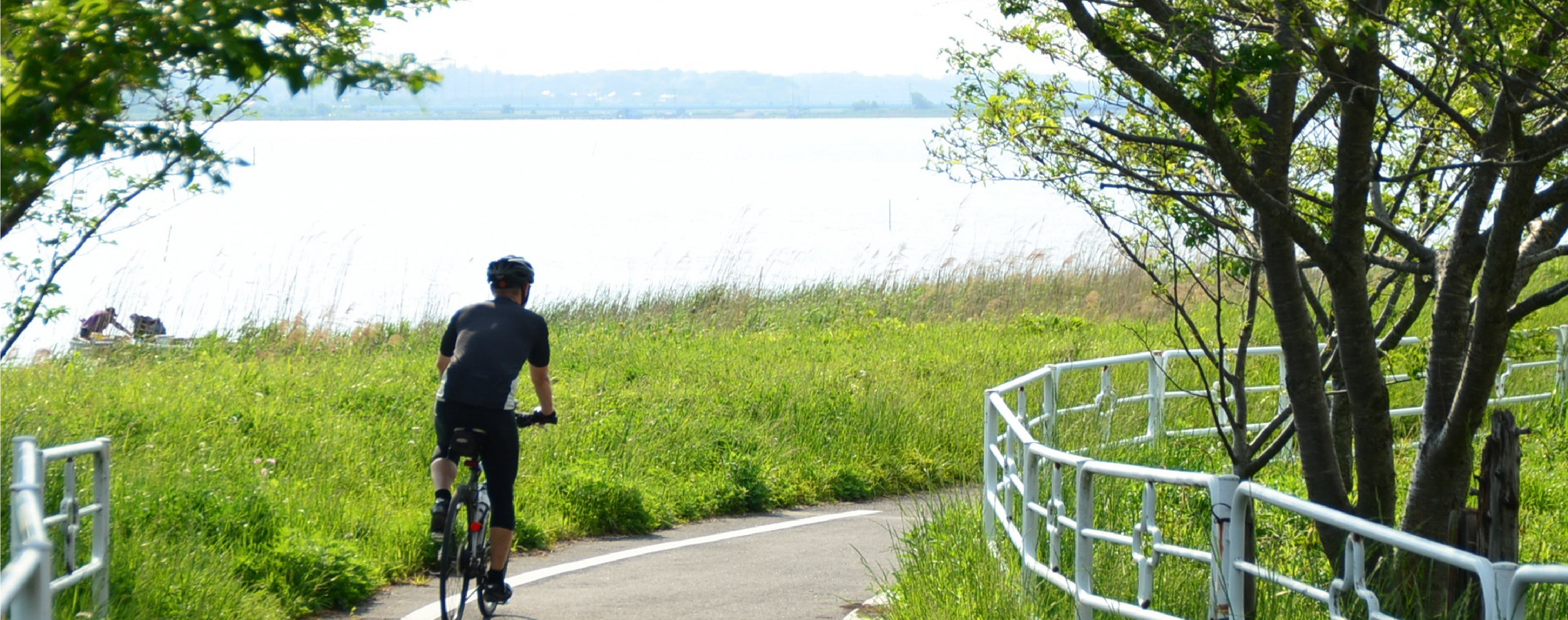 キービジュアルのスライド4