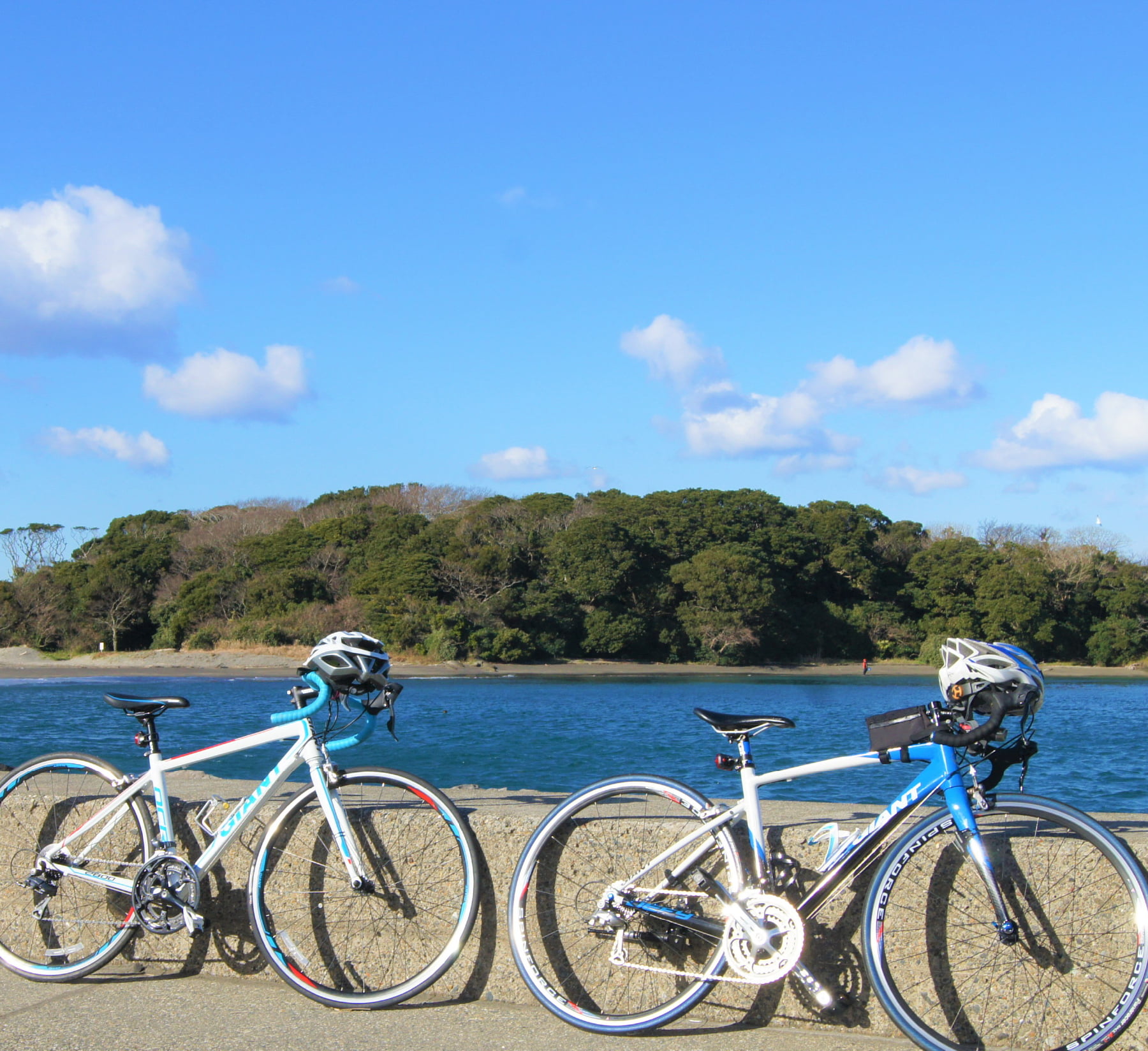 キービジュアルのスライド1