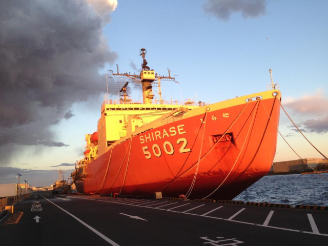 三代目の南極観測船SHIRASE5002