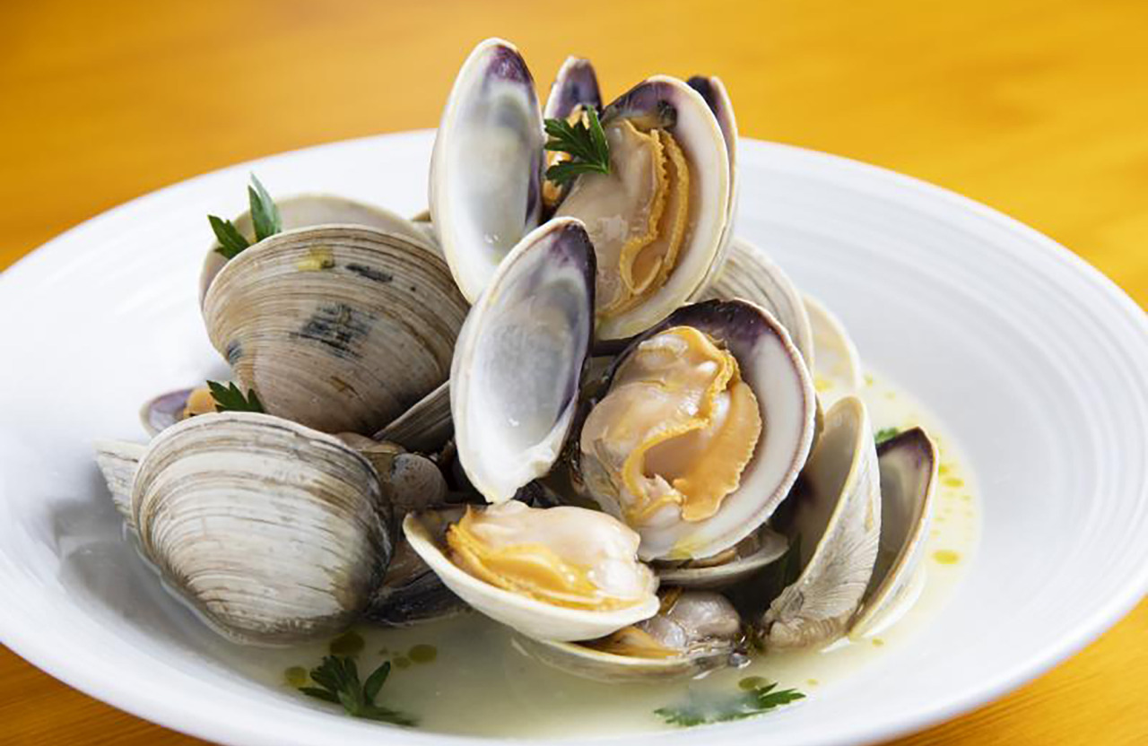 ホンビノス貝の蒸し焼