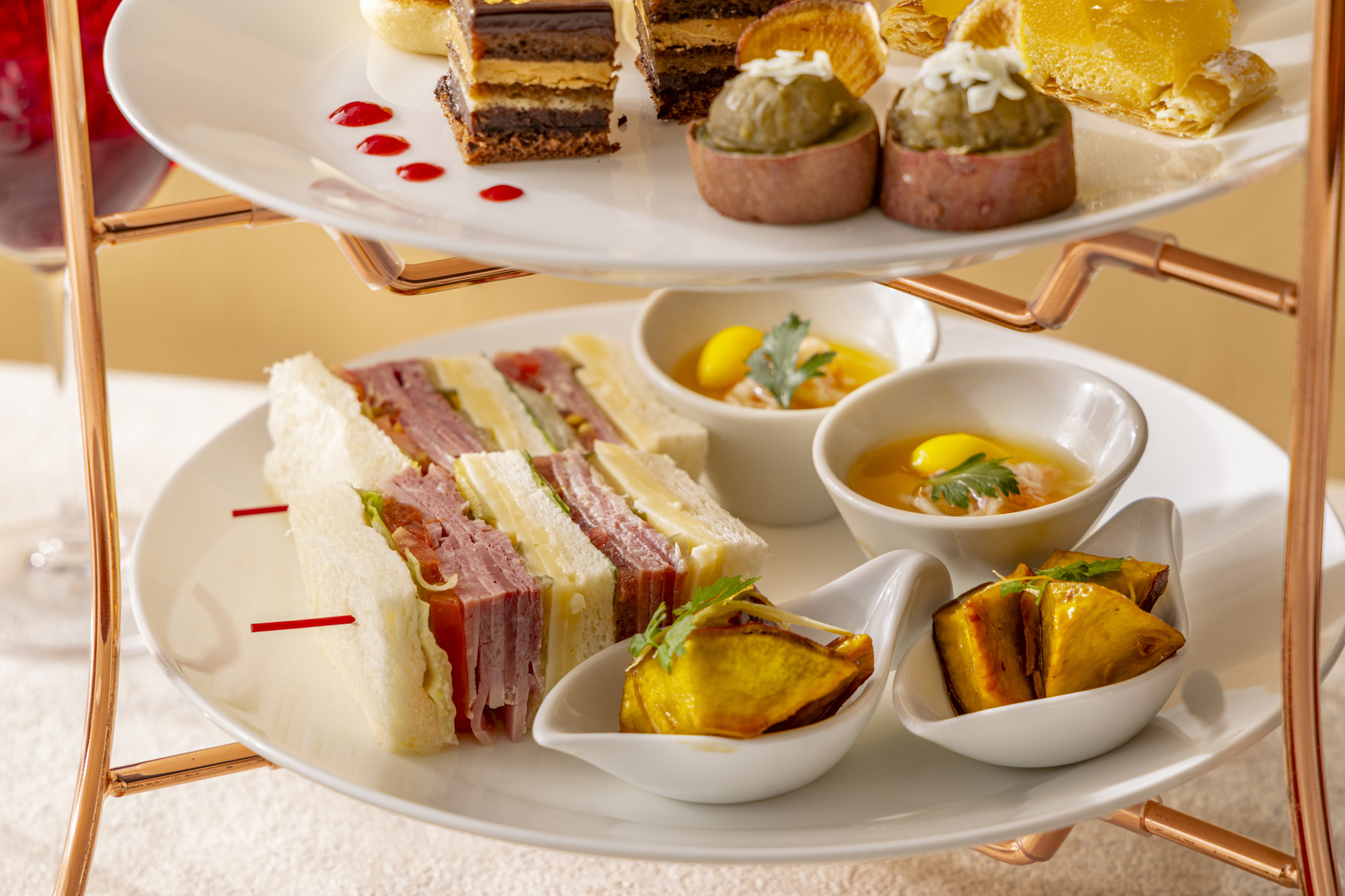 3段目はセイボリー