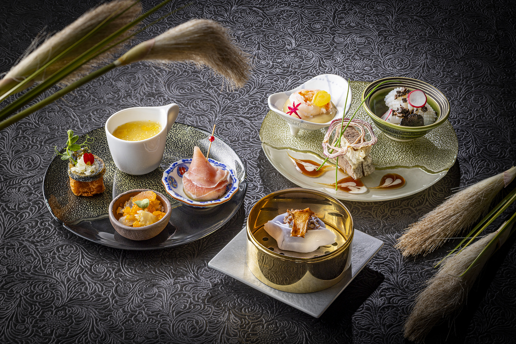 黄（こう）シェフの点心は、松茸香る金華豚の蒸し餃子や大海老のマロンマヨネーズ