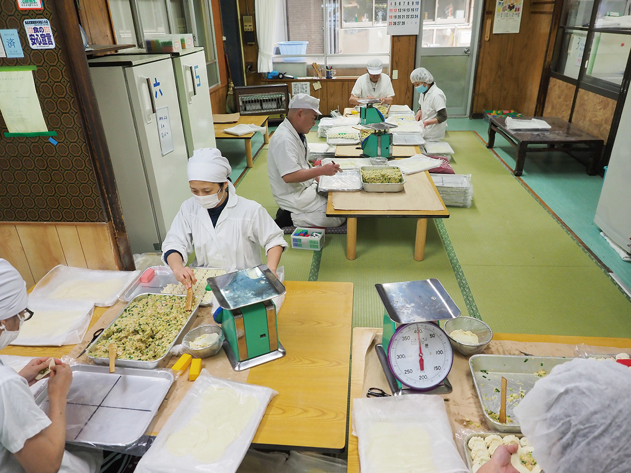 熟練の技で作っていきます