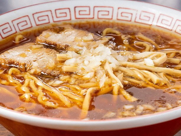 ラーメン　別料金でトッピングに味付け玉子、国産ほうれん草、のりが選べます