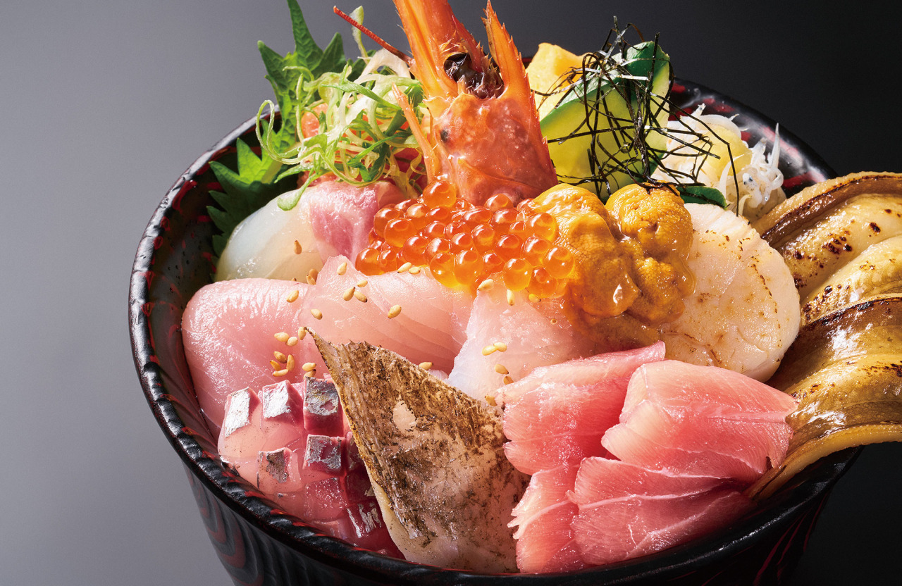 網元ならではの丸六水産特上海鮮丼