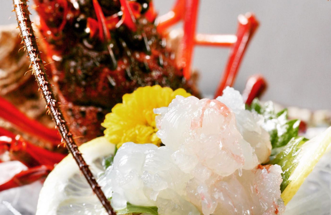 「伊勢海老の刺身」 ※漁獲量により提供できない場合があります