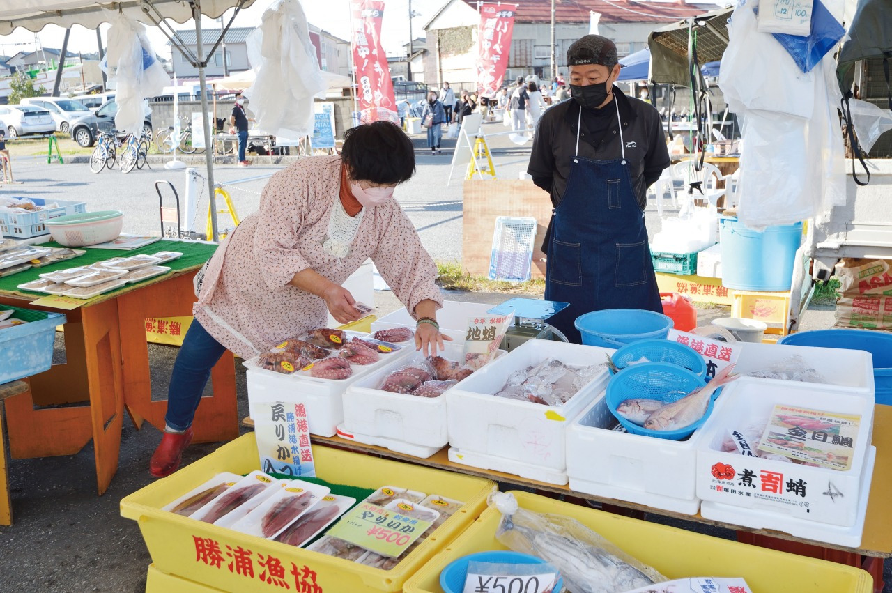 大原漁港 港の朝市