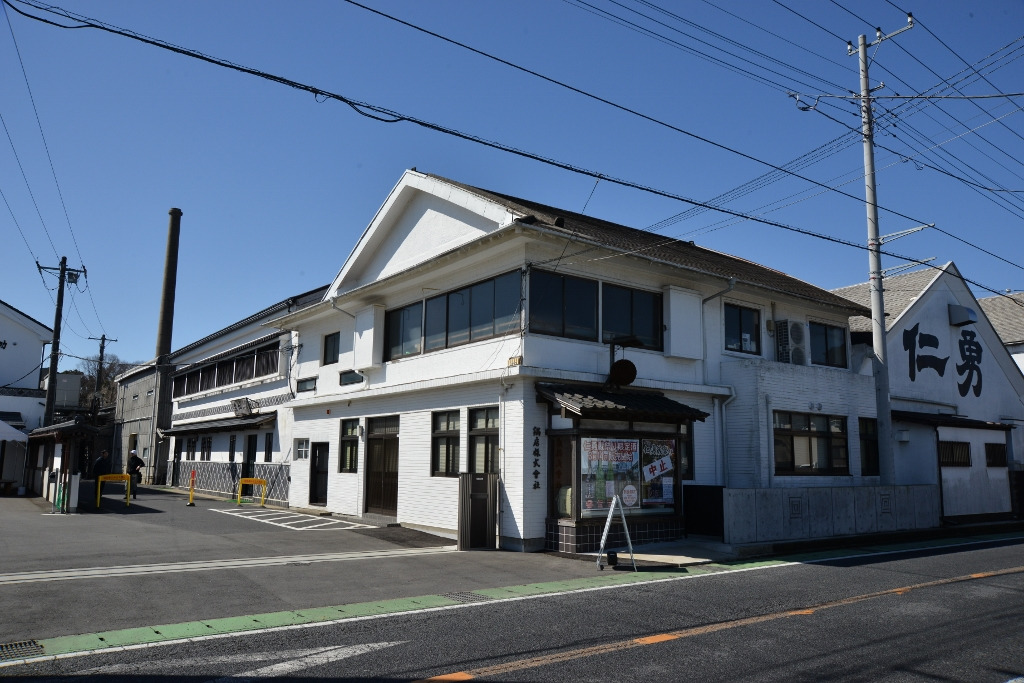 鍋店神崎酒造蔵外観