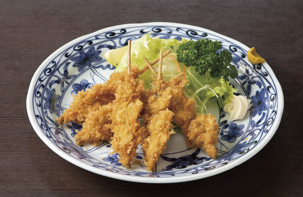 1つぶ1つぶむき身にして串にさし揚げています