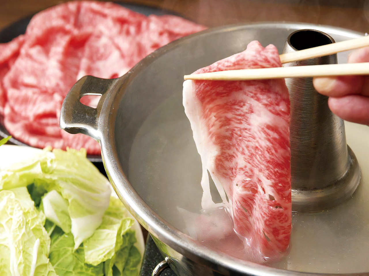 「和牛しゃぶしゃぶセット」※写真は4人前。2人前より受付