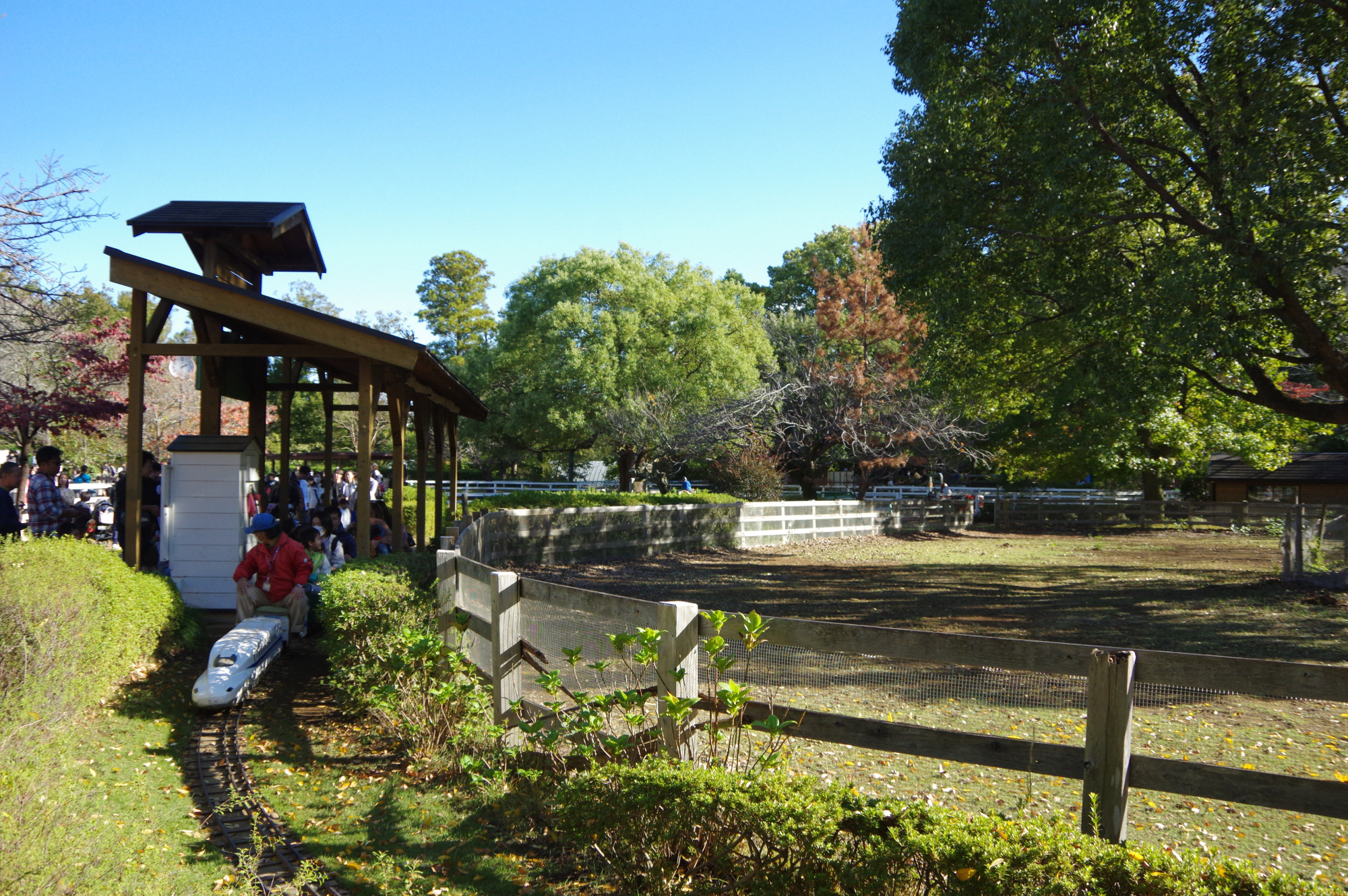 新幹線やSLが走る「ミニ鉄道」