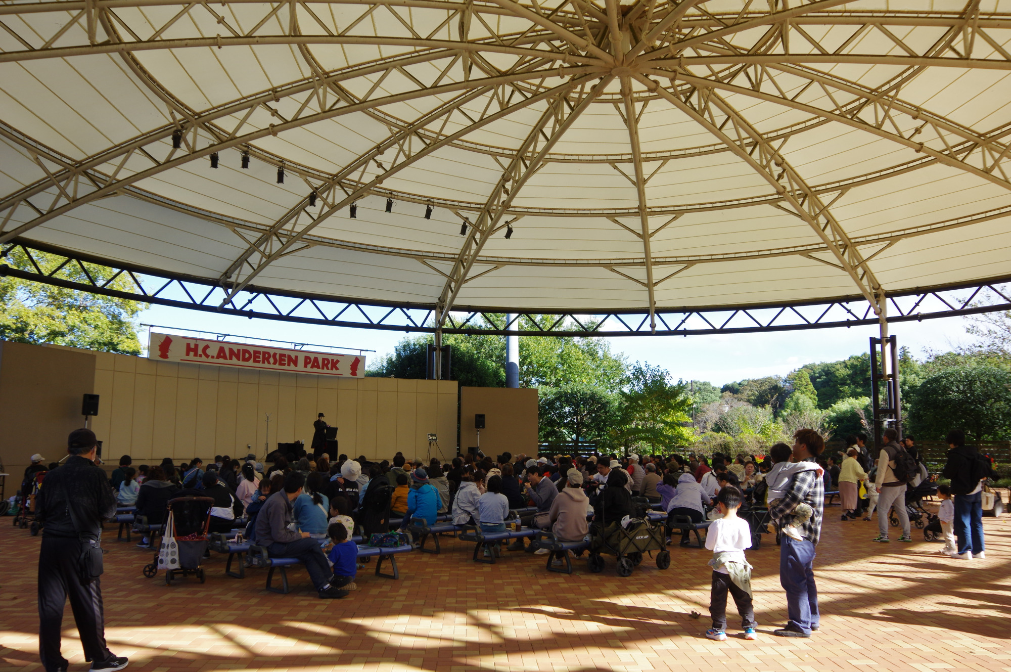 イベントドームではコンサートやイベントが開かれることも