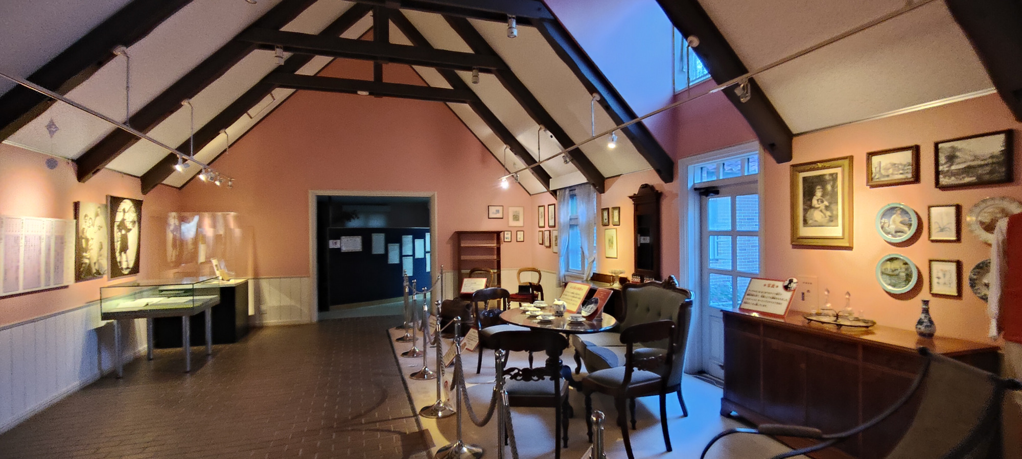 アンデルセンを紹介するギャラリー