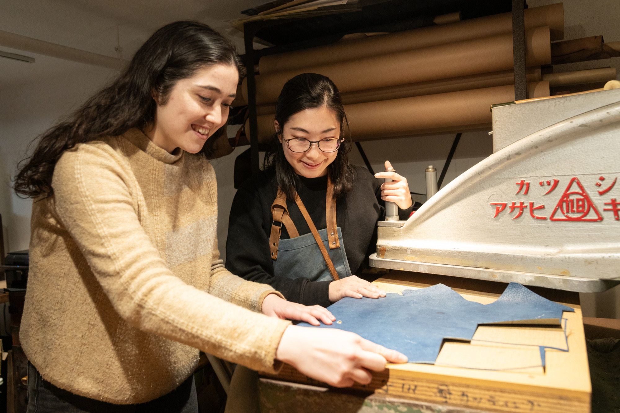 地域の素材を使ったレザークラフト