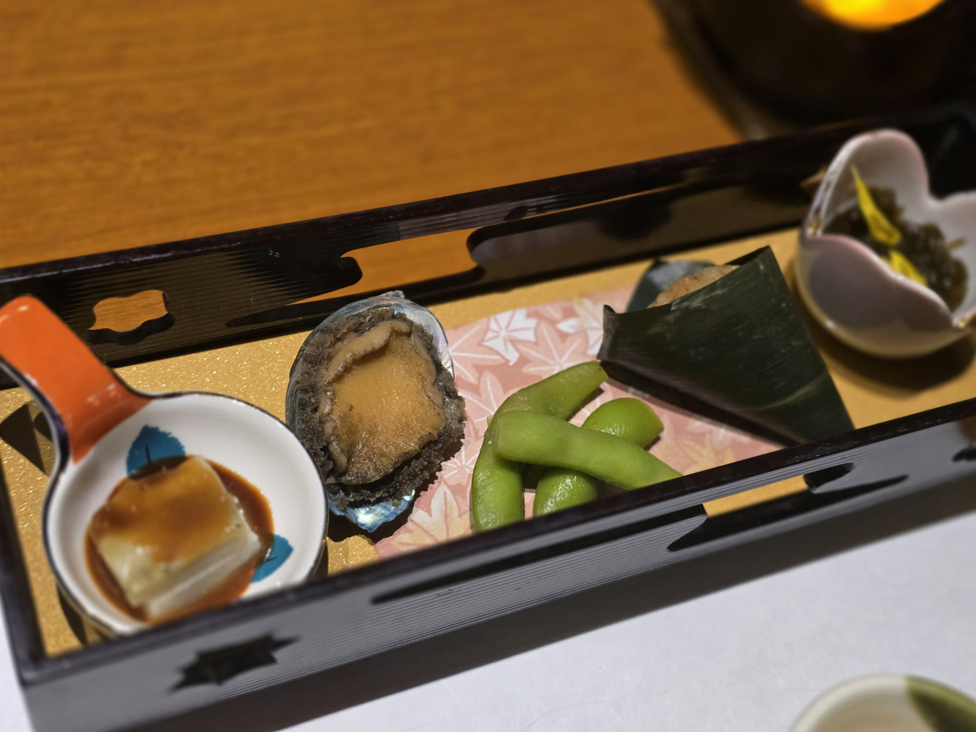 夕食の一例（内容は季節や宿泊プランにより異なります）