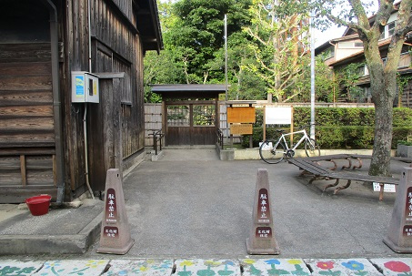 扉（入場口）の幅