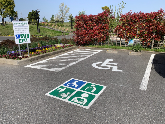 障害者用駐車場（優先駐車スペース）：第二駐車場