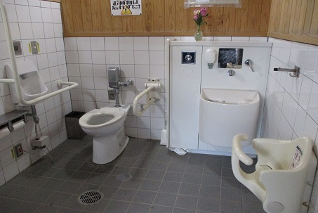 多目的トイレ