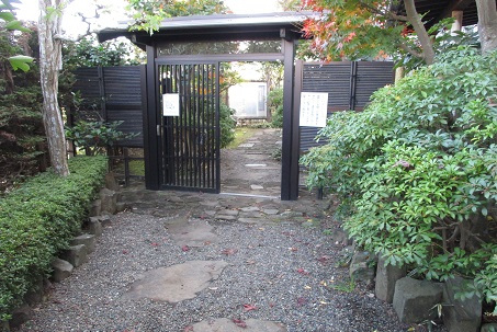 扉（入場口）の幅