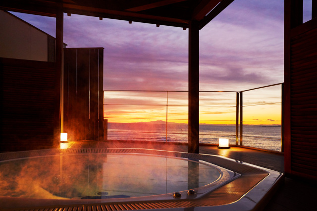 特賞：Beachside Onsen Resort ゆうみ　ペア宿泊券（2組 4名様）