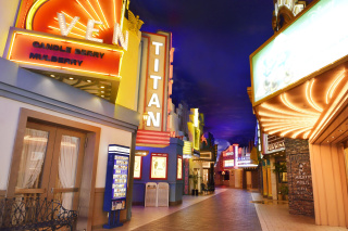 2F　シアター・フロント