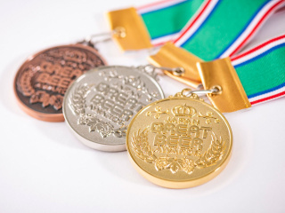 受賞した際に授与されたメダル