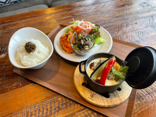 南部鉄器で煮込んだミートボールセット（ホワイトクリーム）