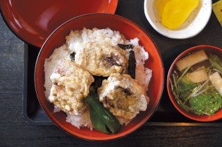 「一條豚天丼」うまみ あふれる大ぶりな角煮の天ぷらも人気メニュー