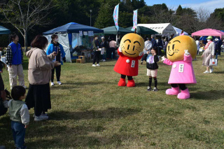 市のマスコット「なし坊」「かおり」に会えるかも！