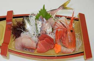 鮮魚が5種揃う「船盛B定食」