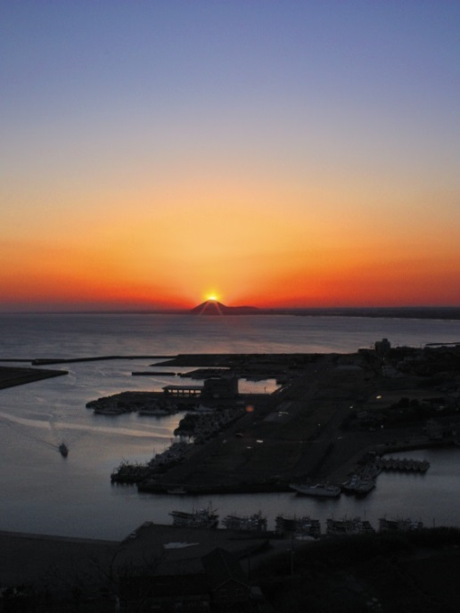 ダイヤモンド富士/飯岡刑部岬展望館