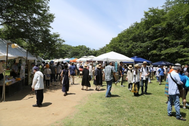 「にわのわ アート＆クラフトフェア・チバ」／佐倉城址公園
