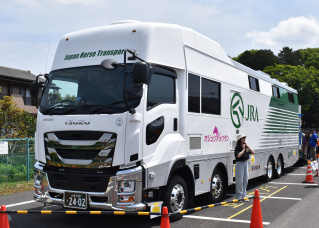 馬運車展示　※画像はイメージです