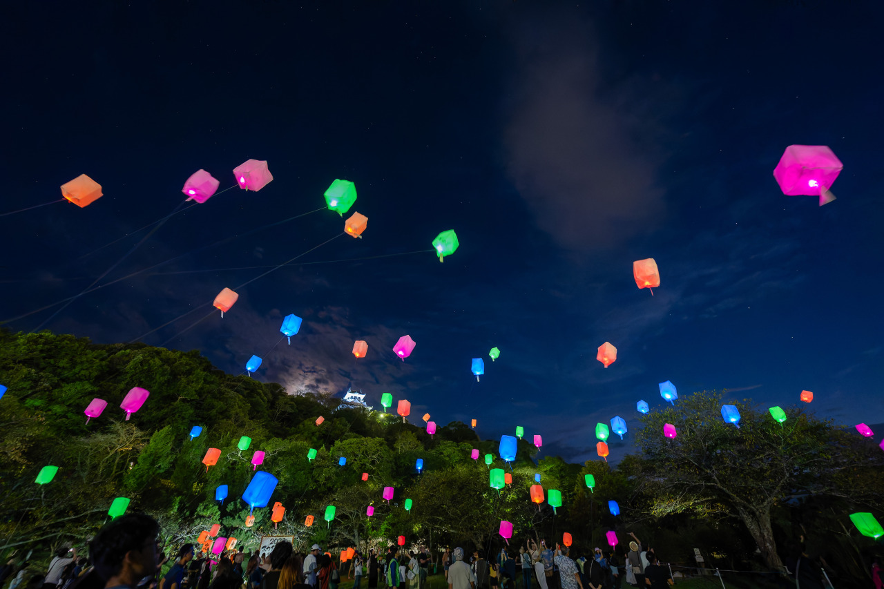 スカイランタンin館山城／城山公園芝生広場