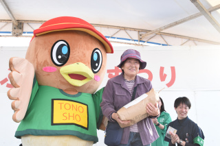 抽選会の様子