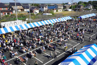 会場上部より撮影