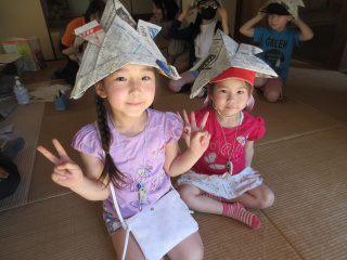 新聞かぶと作り