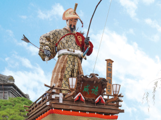 佐原の大祭で引き回される山車「上仲町（太田道灌）」