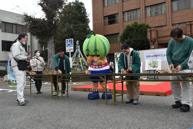 とみちゃん秋まつり２０２５／富里中央公民館前駐車場