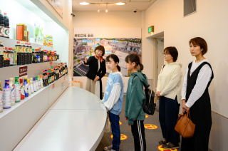 工場見学の様子