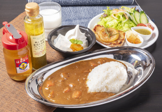Cafe123：ひふみのはちみつと吉田米屋の塩麹カレー