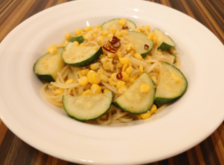 旬の房総野菜を使用した、季節をお楽しみいただくペペロンチーノ