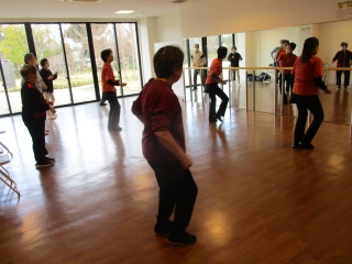 楽しく踊ってレク・ダンス