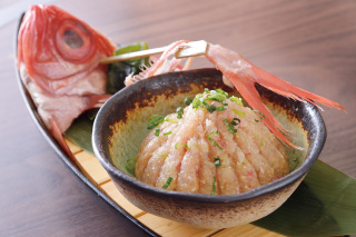 金目鯛のなめろう（尾頭付き）