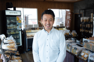 「『PREMIUM干し芋』は原料のさつまいもの10％程度しか取れない希少な逸品。濃厚な甘みは随一です」という代表取締役の平山善典さん