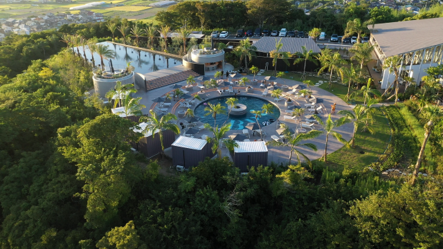 BOTANICAL POOL CLUB